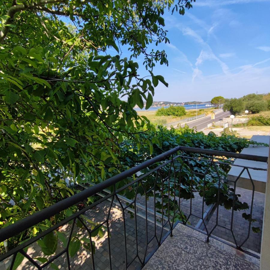 Apartmani Olivera 2 Supetarska Draga Luaran gambar