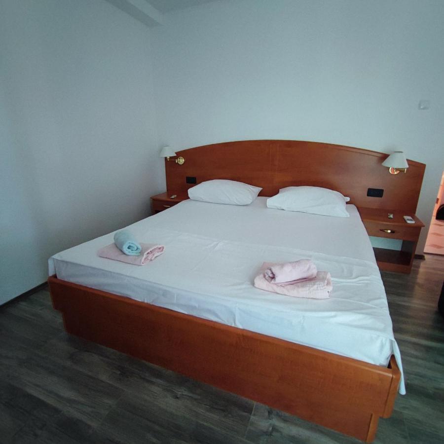 Apartmani Olivera 2 Supetarska Draga Luaran gambar